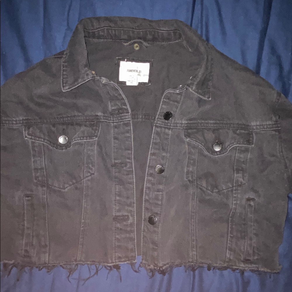 Forever 21 Black cropped jean jacket